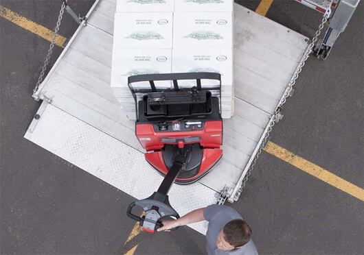 montacargas 8210 maniobrab AC Traction